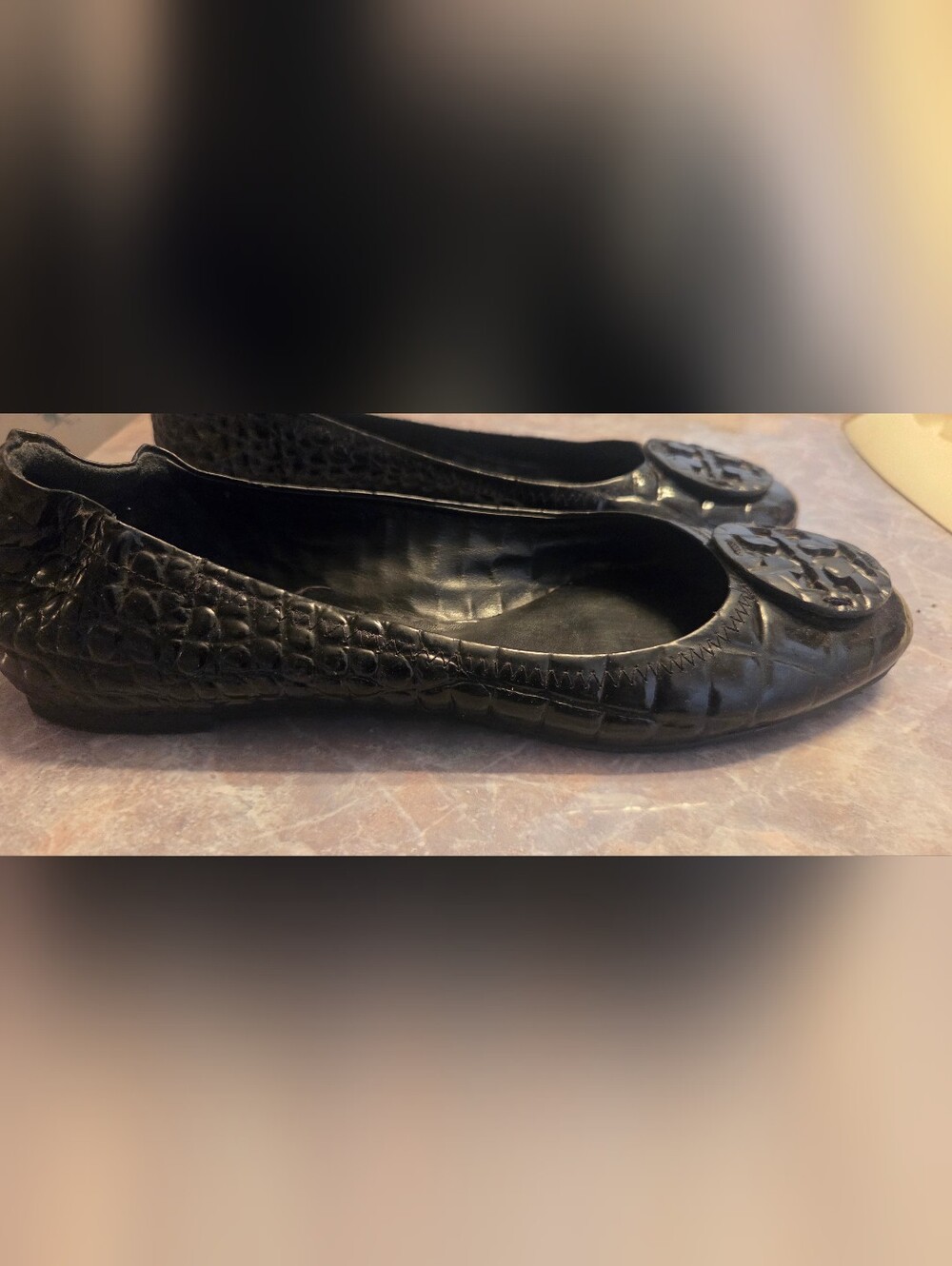 Tory Burch Black Patent Logo Croc Print Ballet Flats - Picture 5 of 7